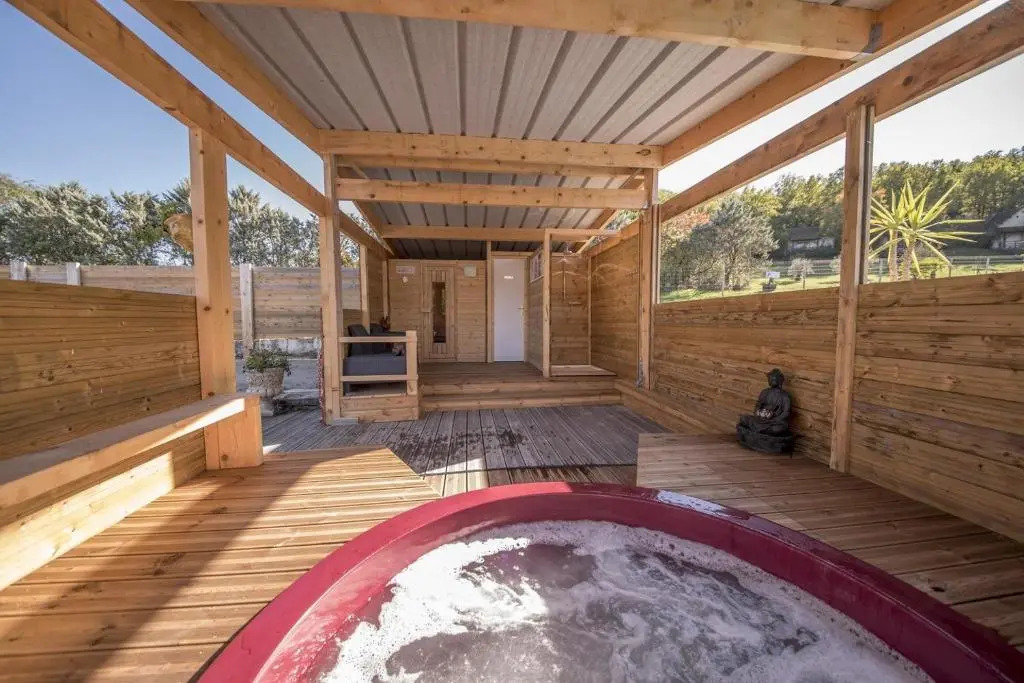 La Colline aux Chalets, Jaccuzi, Sauna