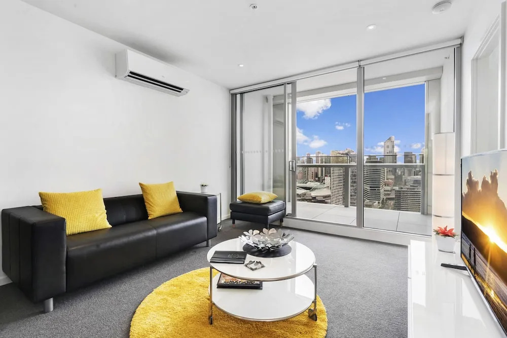 ABIGAIL, 2BDR Docklands Apartment