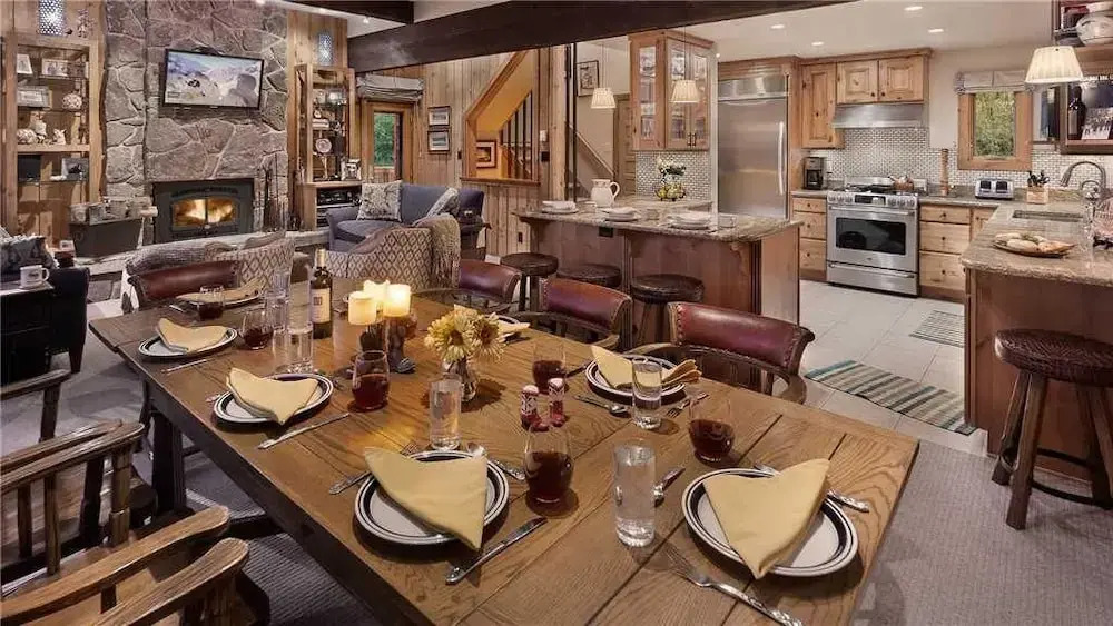 Right O Way 4 Bedroom Holiday home By Moving Mountains