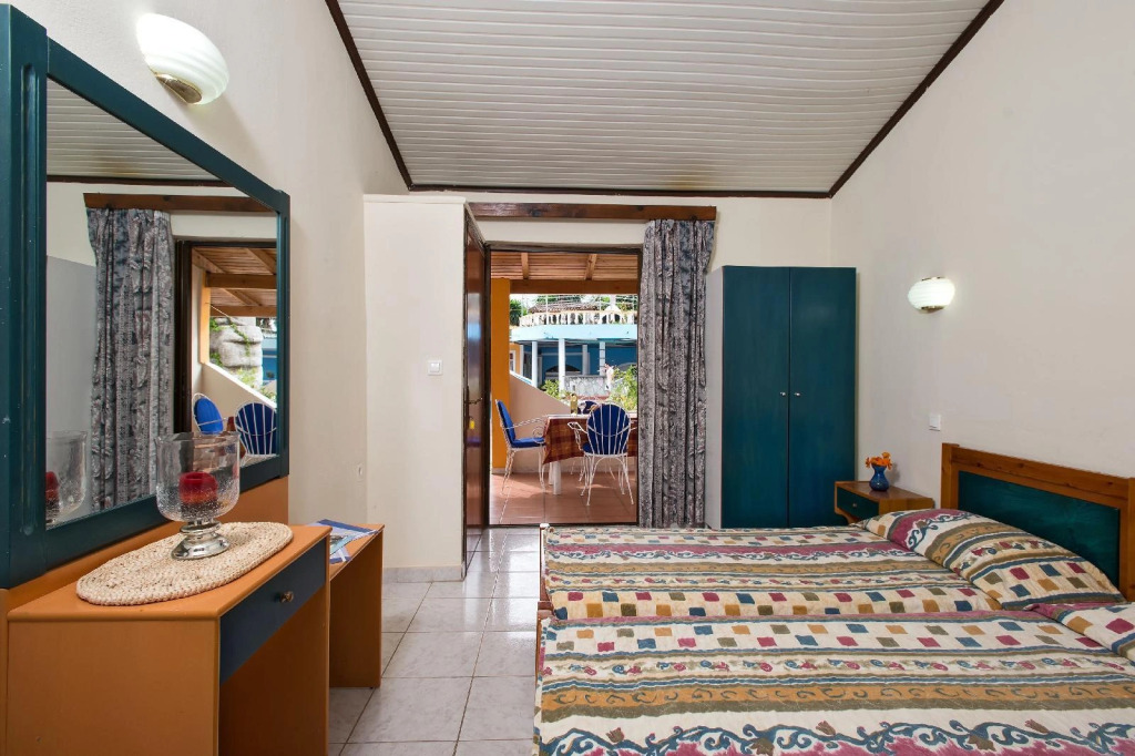 Tsonas Apartments