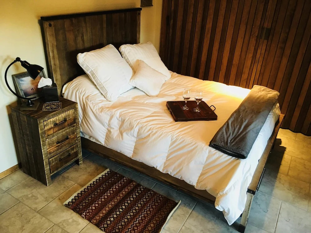 Twin Rock Bed and Breakfast and Culinary Retreat