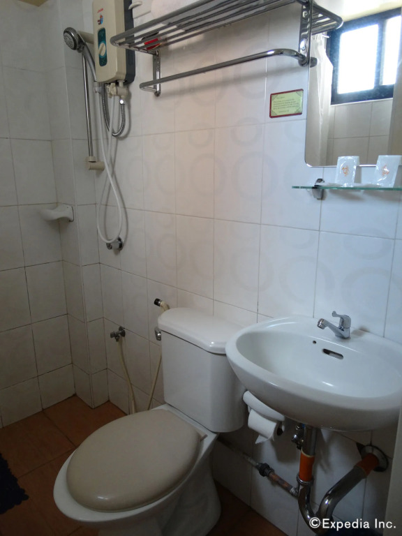 RueMango Apartelle and Suites