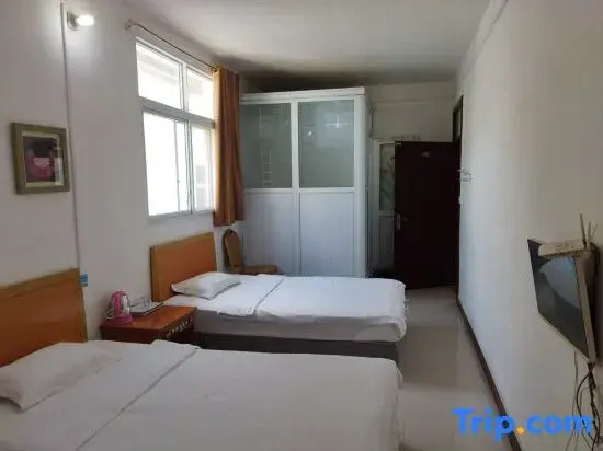 Neixiang Yijia Hotel