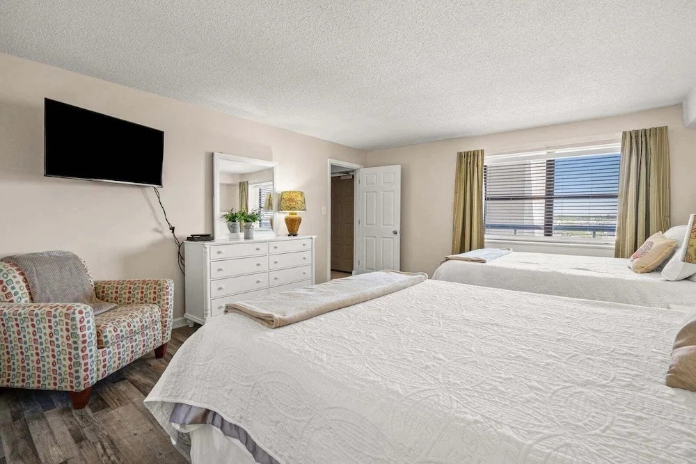 Oceans 607 2 Bedroom Condo