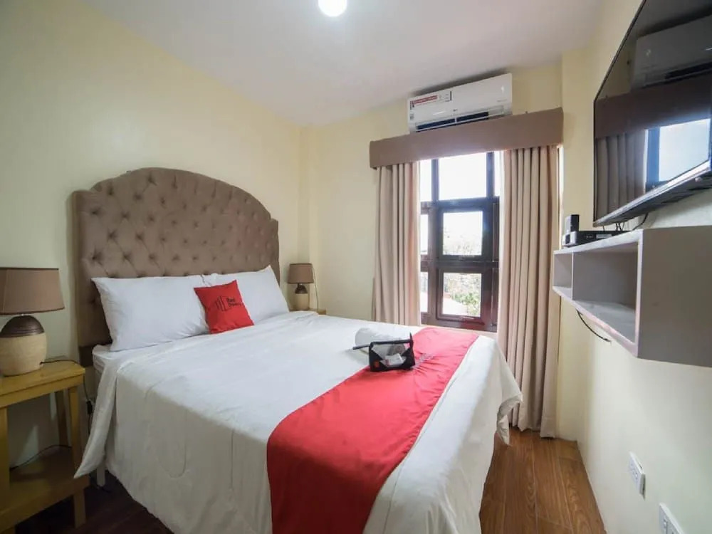 RedDoorz Plus @ Ruby Las Pinas Weekly Stay