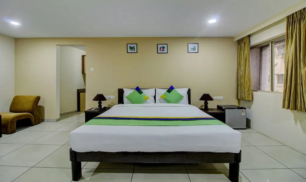 Treebo La Paradise with Swimming Pool