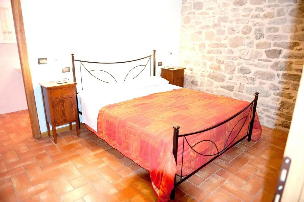 Charming house in Caprese Michelangelo with shared pool