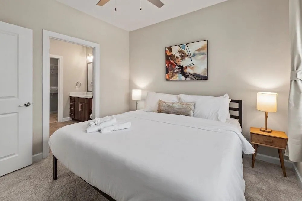 Kasa Freemorewest Charlotte