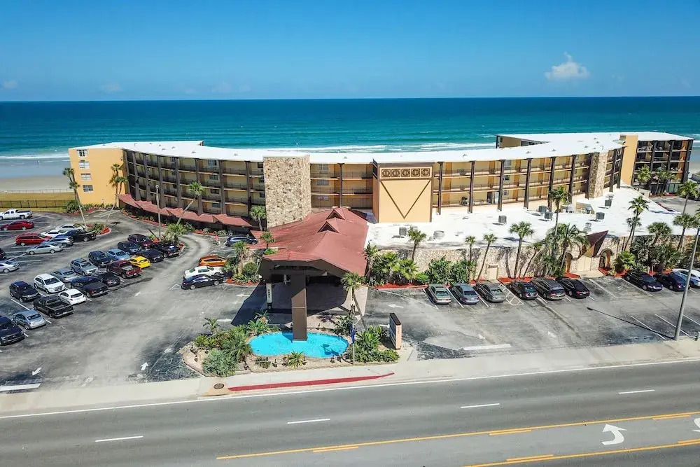 Hawaiian Inn 322