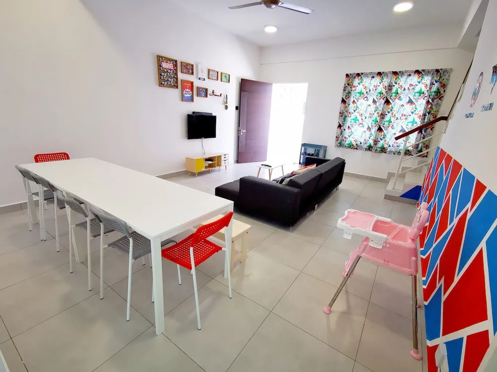 The Woodz Homestay - 2 Storey House
