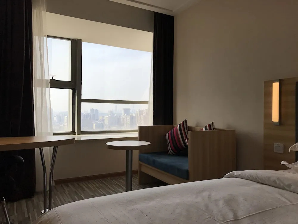 Hotel Pomelo Premier 西柚臻选武昌站酒店