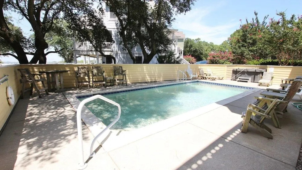 Bay Breeze - 5 Br Home