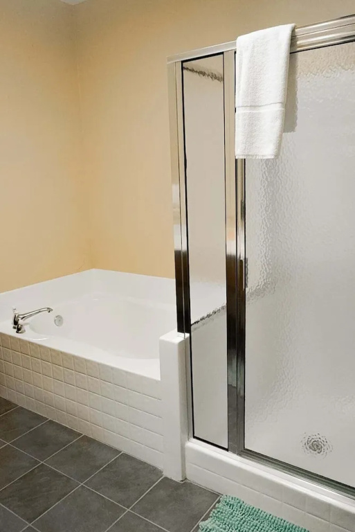 Soaring Eagle # 216 2 Bedrooms, 2 Full Baths:slopeside, Hot Tubs, Underground Parking