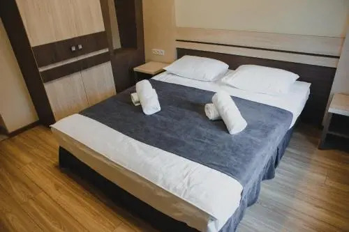 Hotel Merry Land