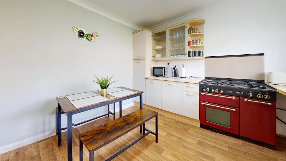 Entire 3 Bed Home in Basildon Sleeps up to 6