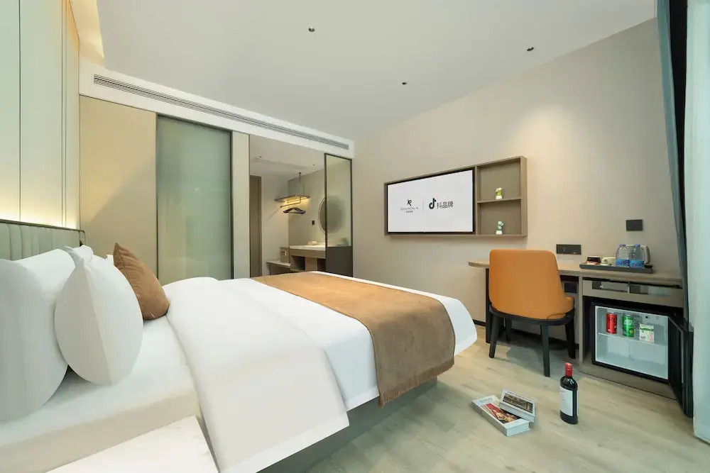 Licheng Platinum Hotel