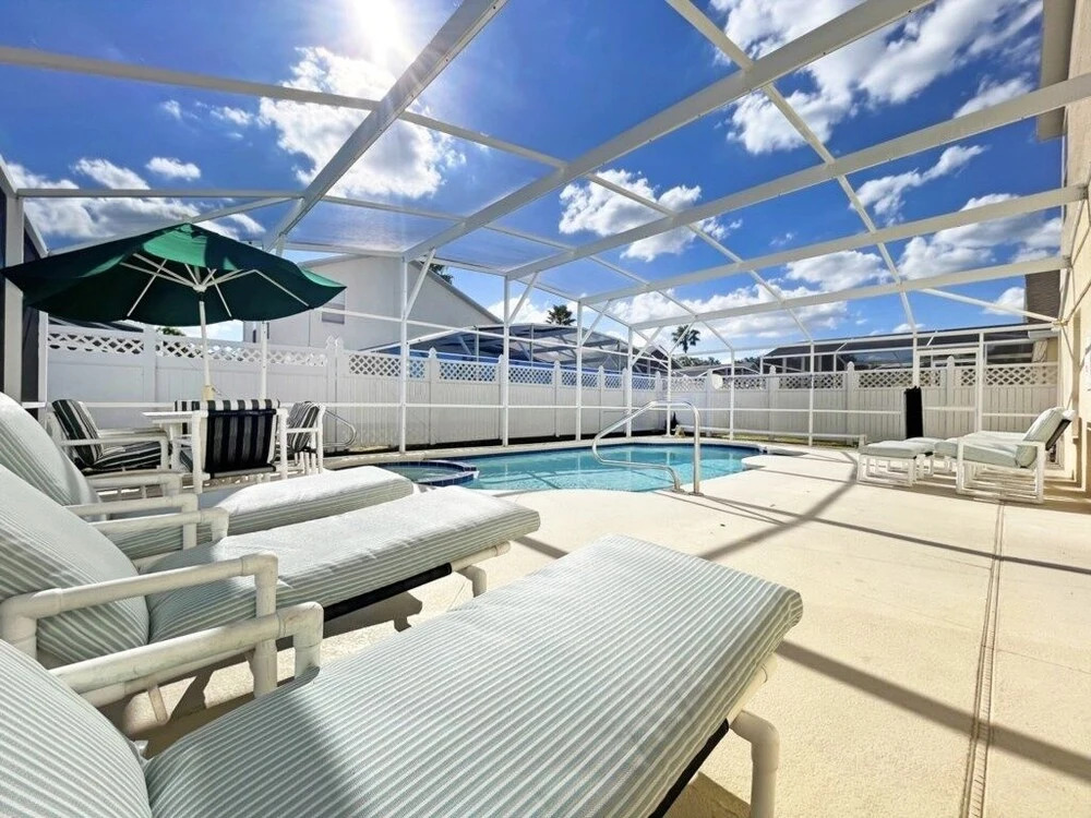 Hampton Retreat 5 Bedroom Home by RedAwning