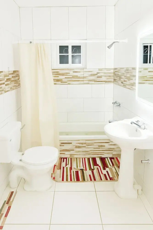 Chantal House Sleeps 8 With Garden