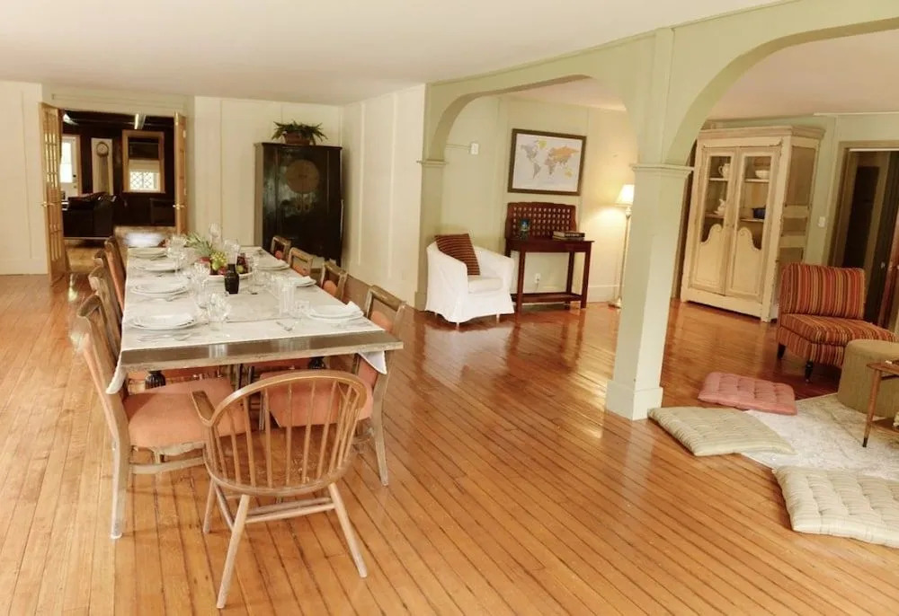 The Woodbine Inn