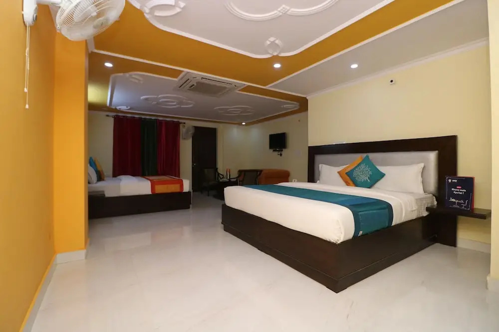 OYO 9809 Hotel Shree Residency