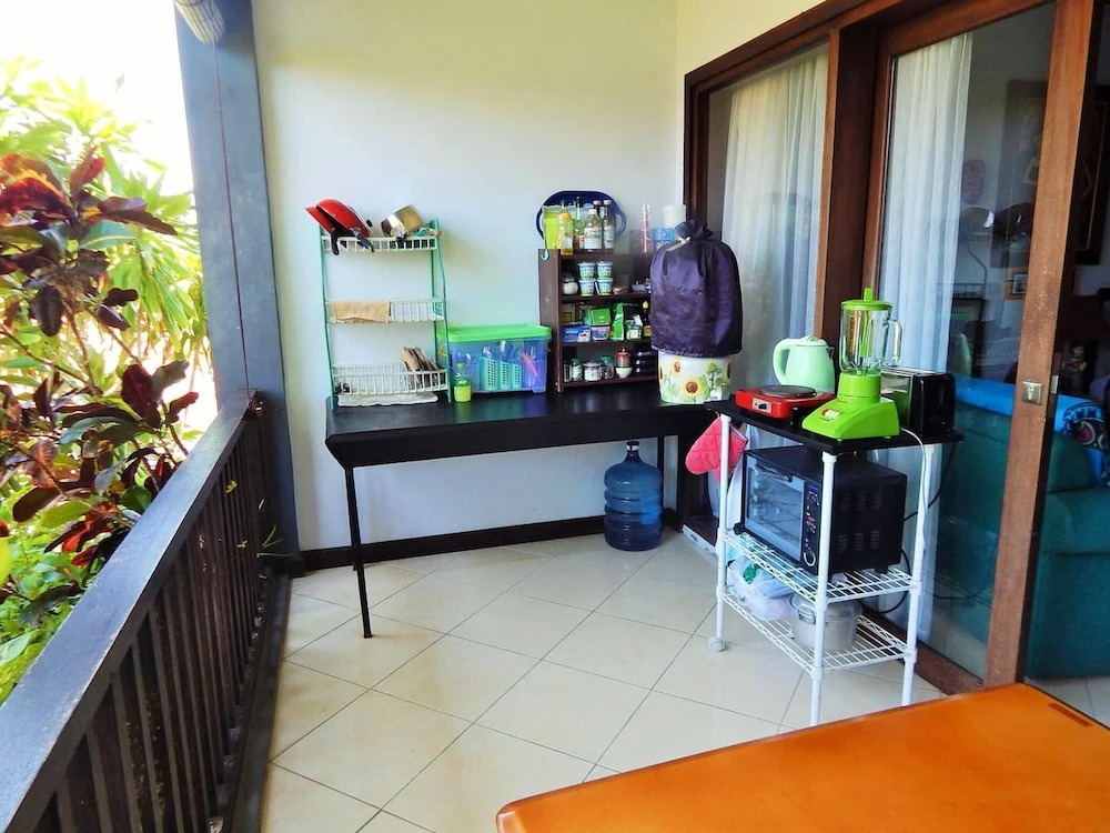 Studio in Kota Denpasar, with Pool Access, Furnished Terrace And Wifi - 300 M From the Beach