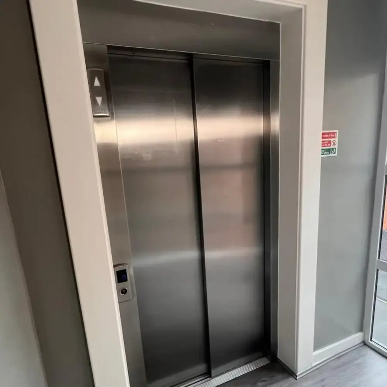 City Retreat Birmingham - Modern 2 Bed Apartment