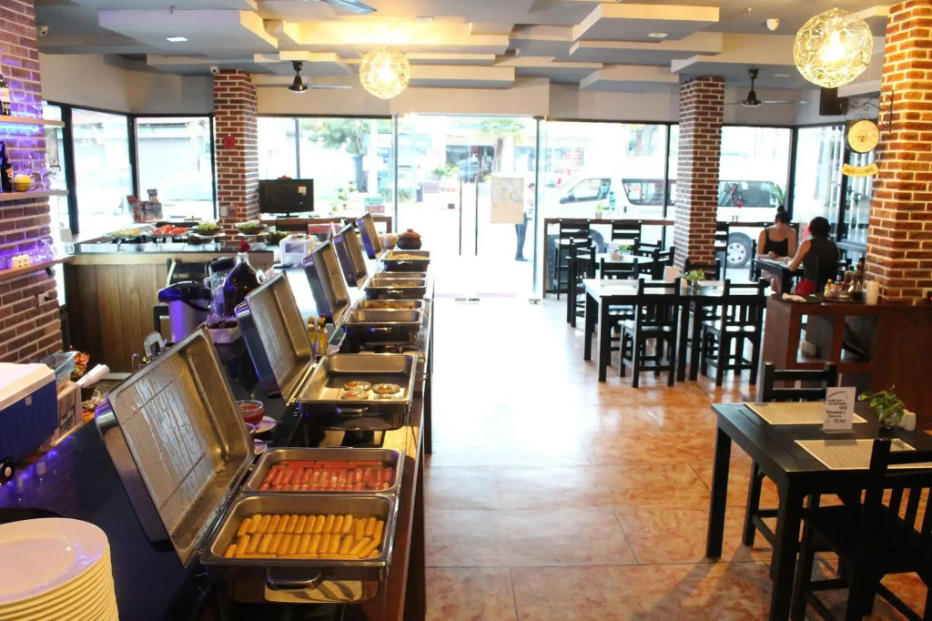 Easy Planet Phuket Patong