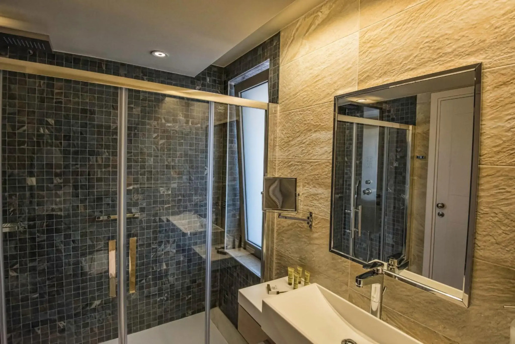 Swell Boutique Hotel