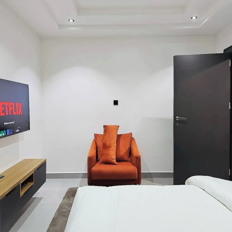 Red Box Apartment