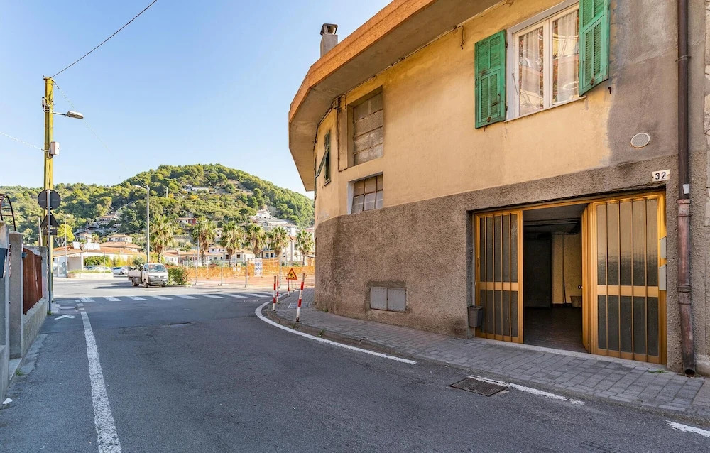 Stunning Apartment in Camporosso With 2 Bedrooms and Wifi