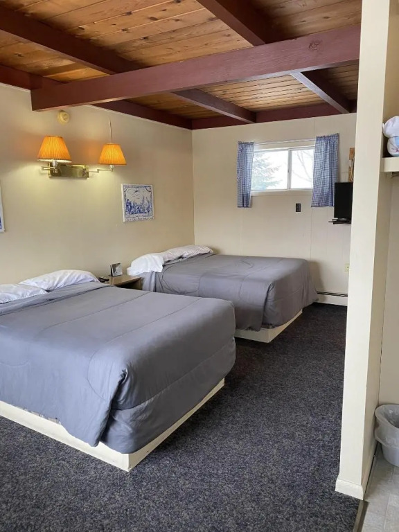 adoba inn Charlevoix