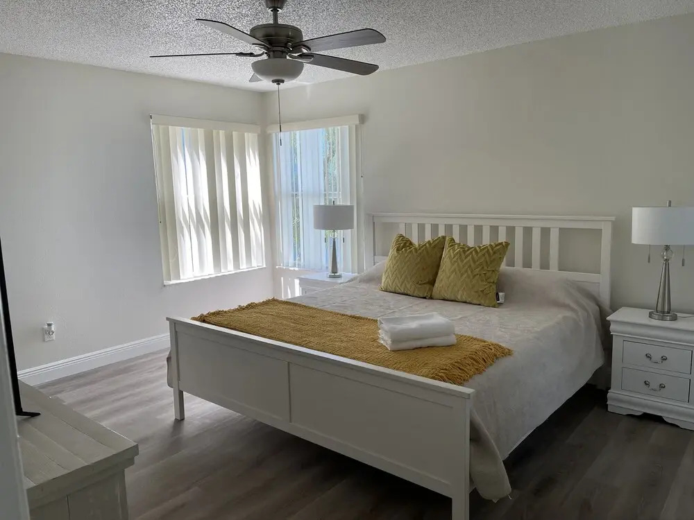 Modern Luxury Apartment Close Disney