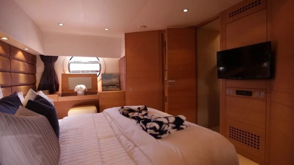 Grey Yacht All Inclusive