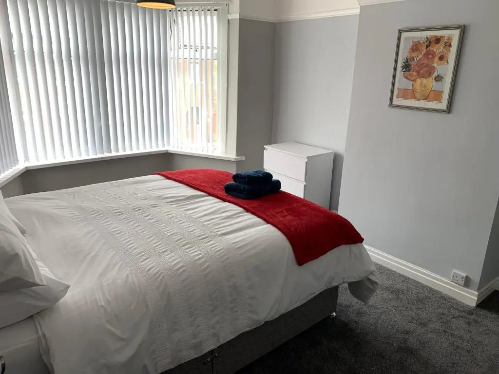 Modern fully refurbished 3 bedroom home