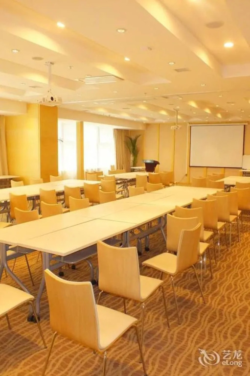 Ji Hotel (Xi'an Fengcheng 2nd Road)