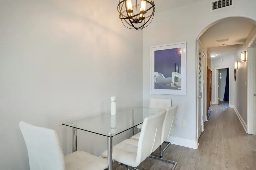 1 Mi to Disney World: Lakefront Condo in Orlando!