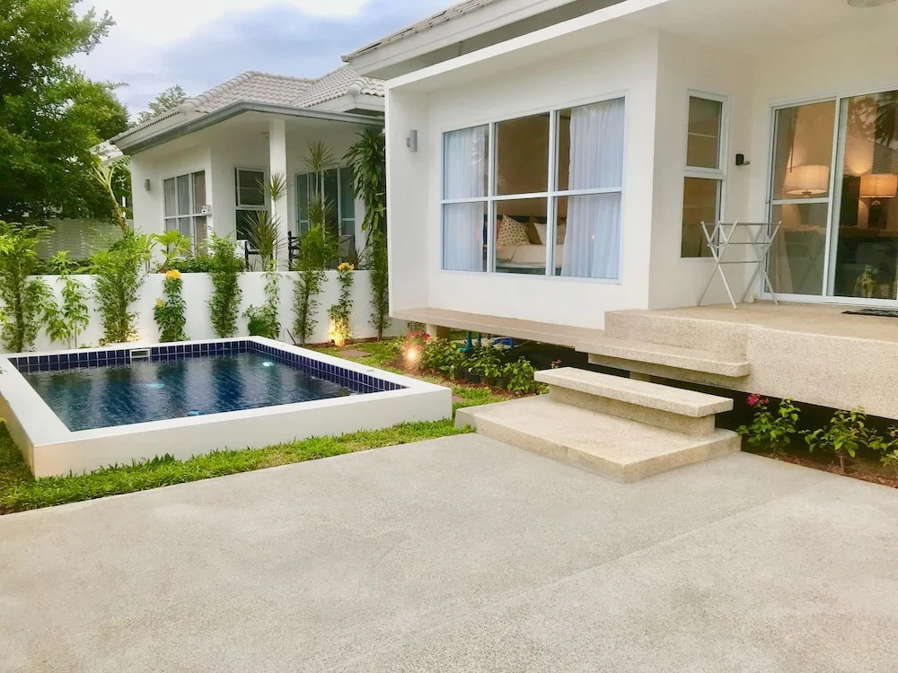 2 Bedroom Luxury House Near Beach