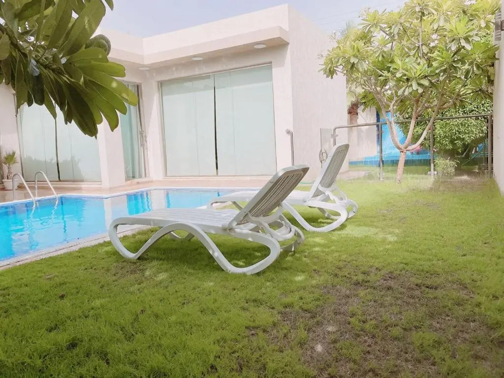 Mooyah resort
