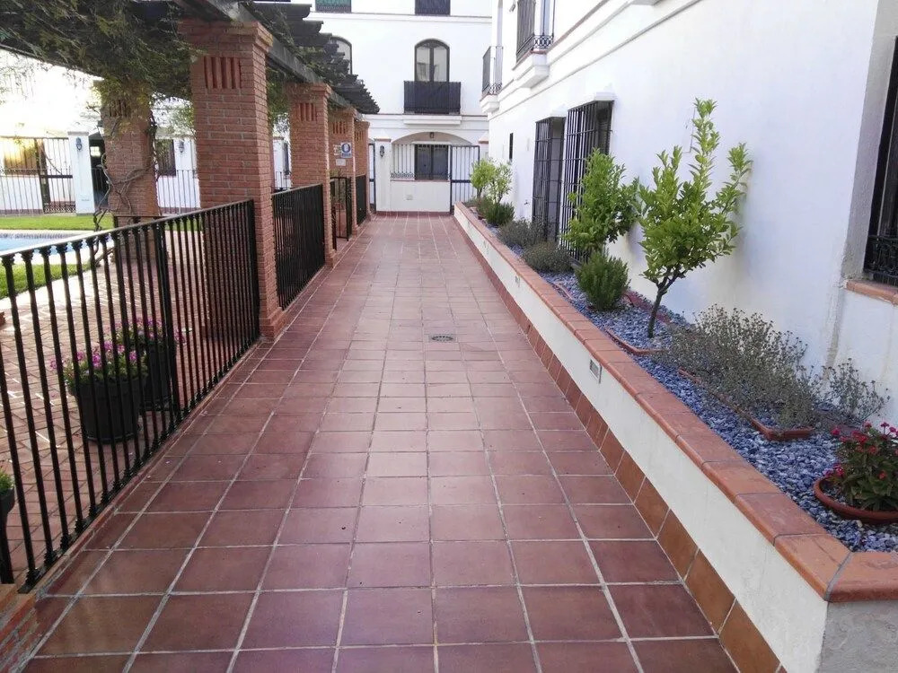Velez Nazari 2