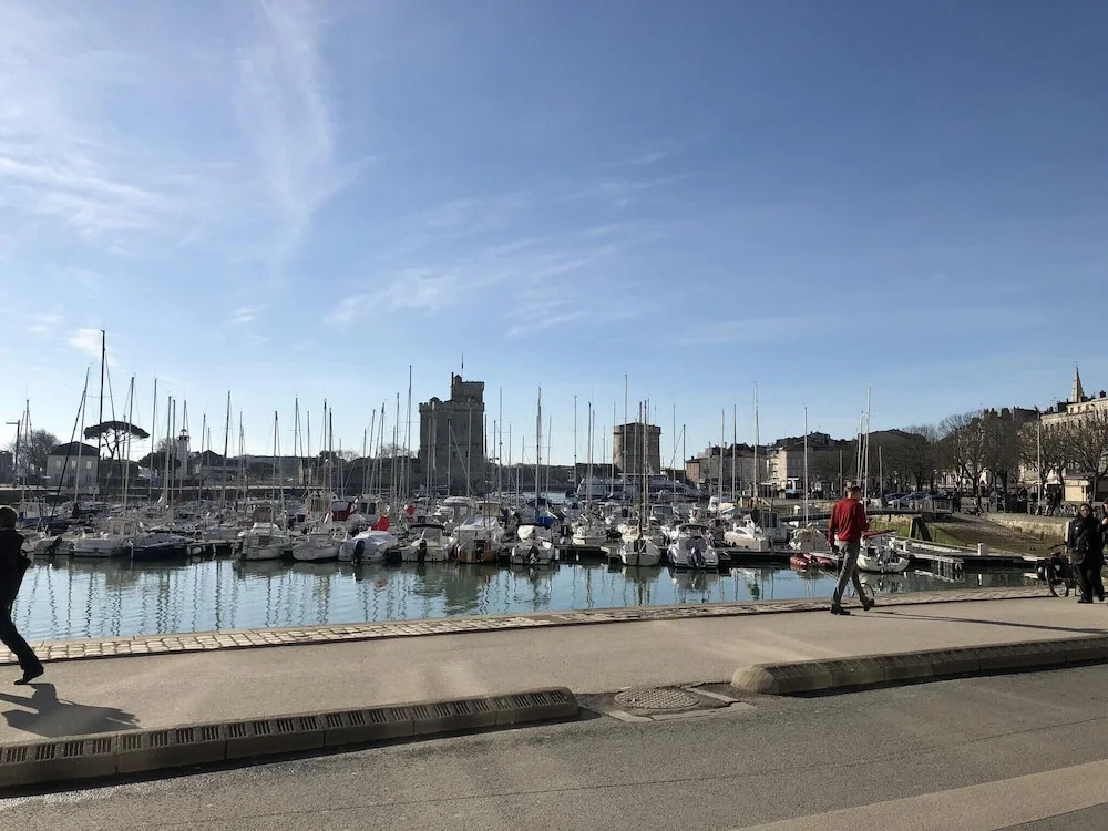 Apartment With one Bedroom in La Rochelle, With Wonderful City View, Furnished Balcony and Wifi - 3 km From the Beach