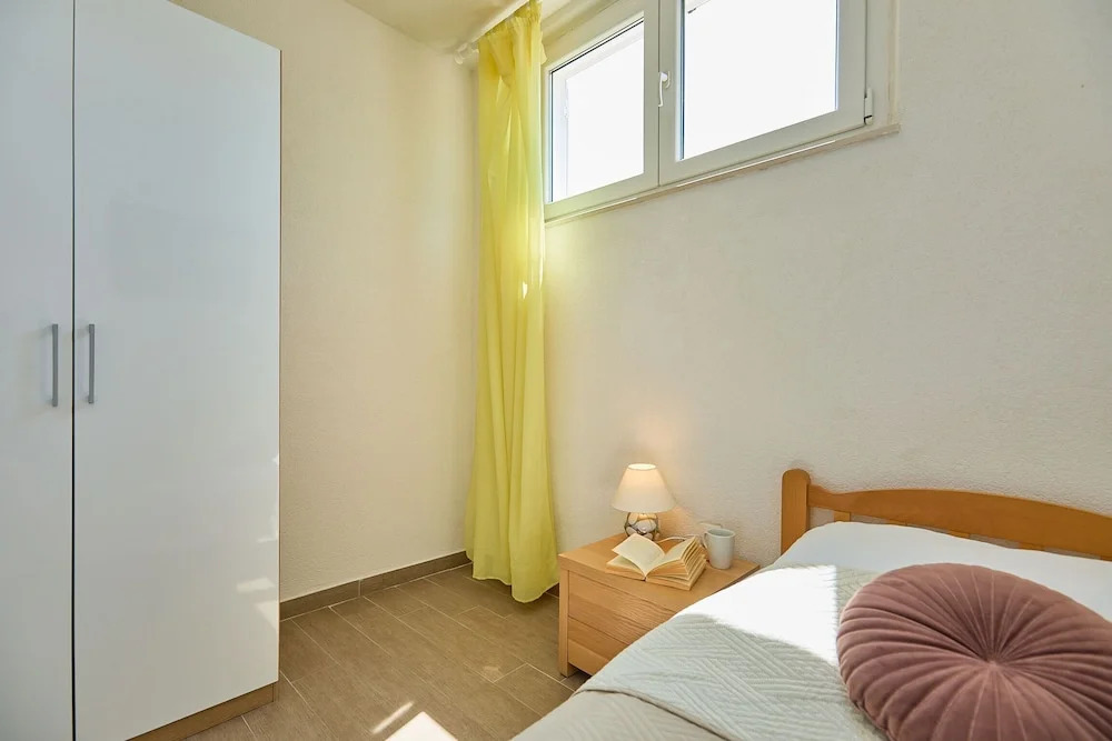 Apartment D&L