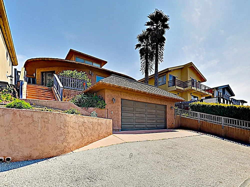 Hilltop Designer - 2 Br Home
