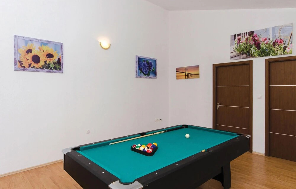 Beautiful Home in Kastel Stari With Wifi and 7 Bedrooms