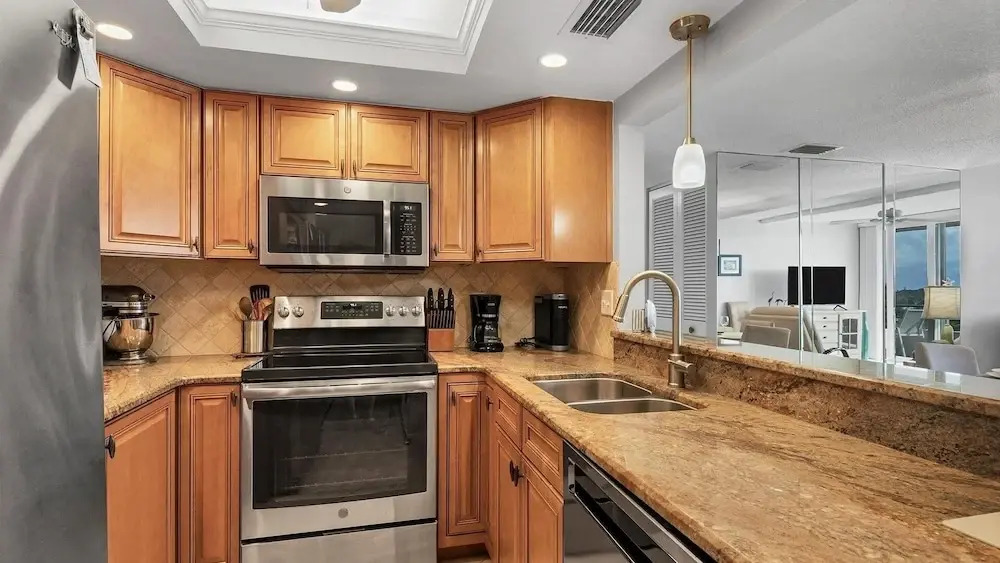 Anchorage Resort Siesta Key 6th Floor 2 bedroom Condo Beach Access 2 Condo