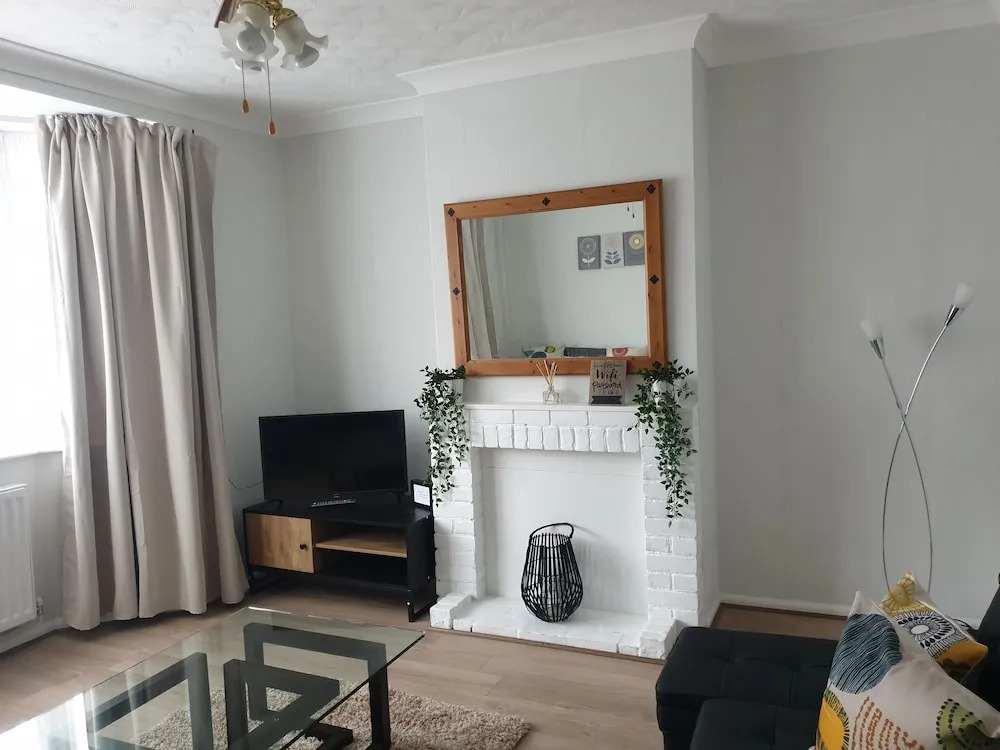 Remarkable 3-bed House in Ipswich