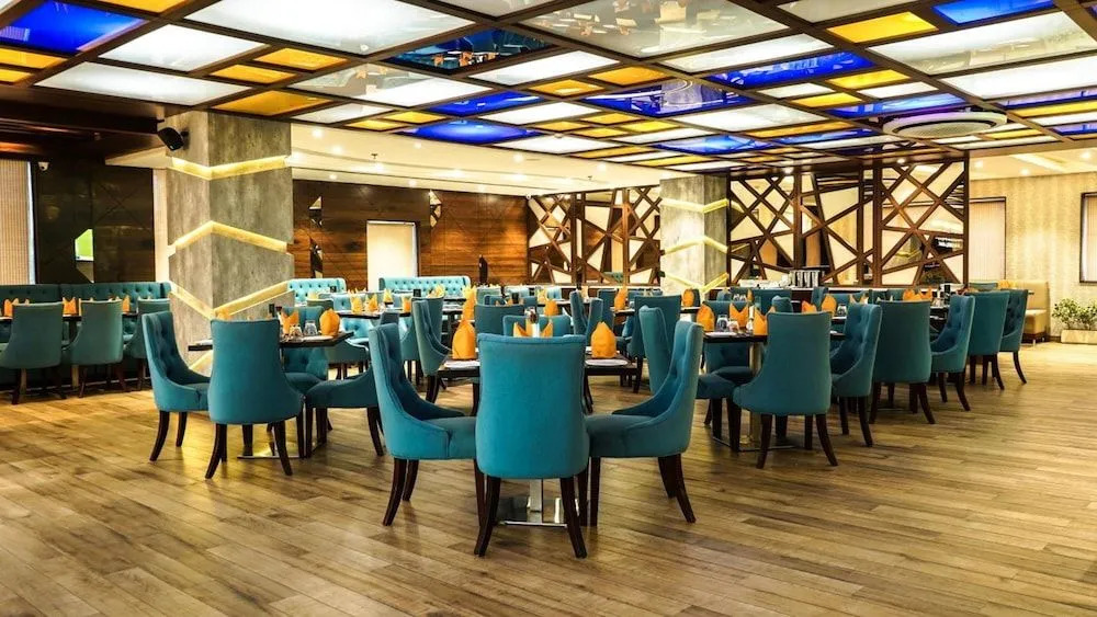 Hotel Saffron Crest
