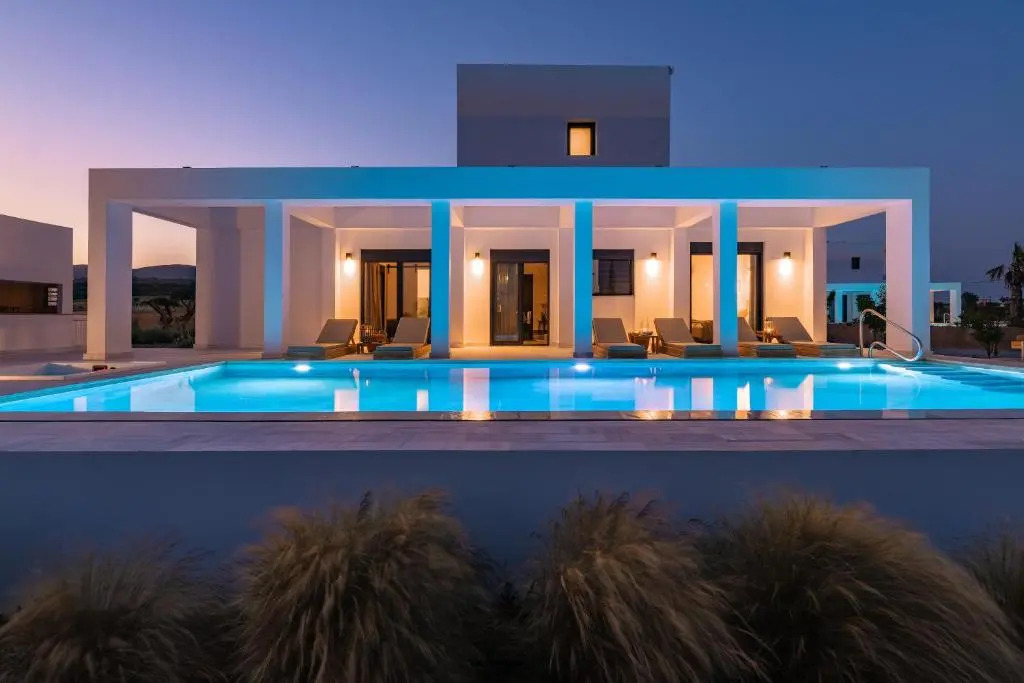Seastar Villa Large Pool & Jacuzzi Retreat