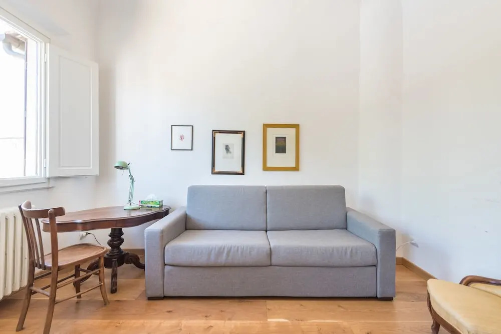 Pitti Cozy Apartment With Terrace