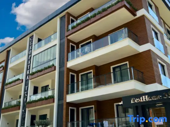 The 1+1 Qoople Triumph 17 apartment next to Cleopatra Beach is a great option for a family holiday.