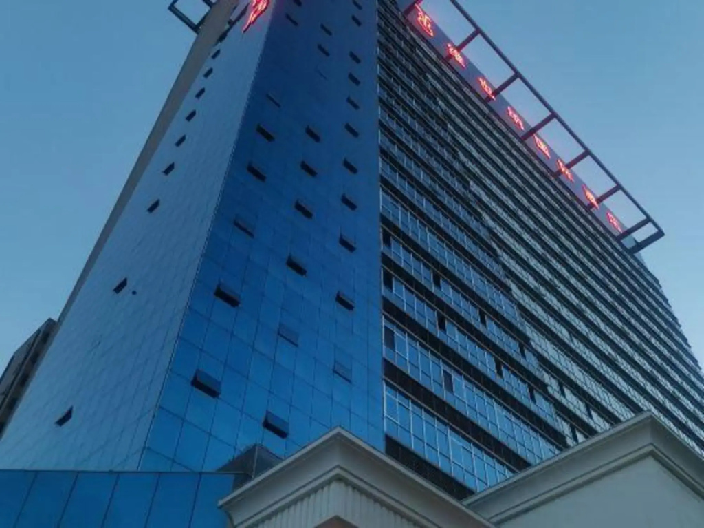 Vienna International Hotel (Baoji High-speed Railway Station)